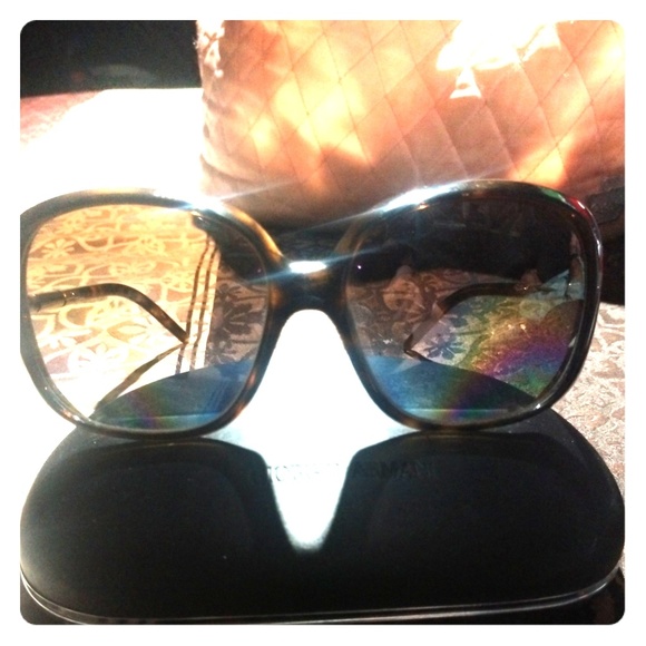 Burberry sunglasses - Picture 1 of 5
